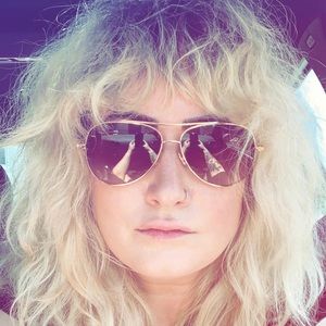 Meet your Posher, Basia